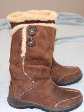 Women's Itasca suede light brown fur lined winter boot. 7. New.